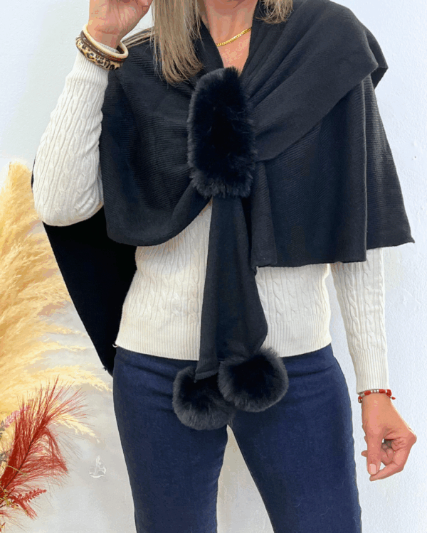 407 Estola-Poncho Vanity