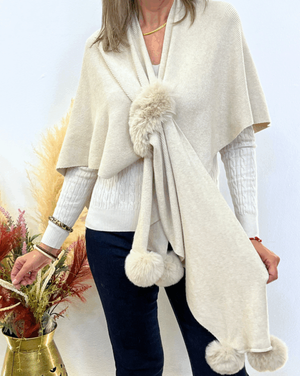 408 Estola-Poncho Vanity