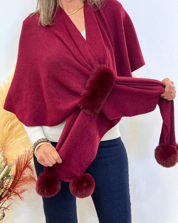 409 Estola-Poncho Vanity