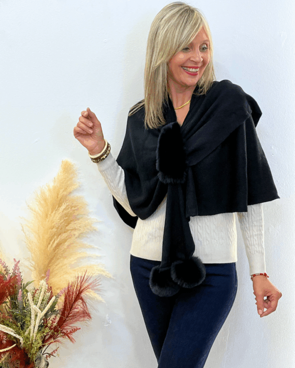 410 Estola-Poncho Vanity